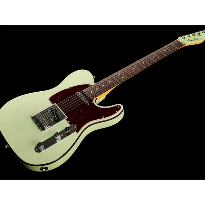 Recensione e Test della chitarra Fender AM Ultra Luxe Tele RW SFG TRN