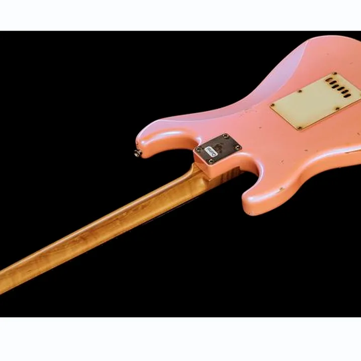 Recensione e Test della chitarra LSL Saticoy RW Ice Pink Med Aged