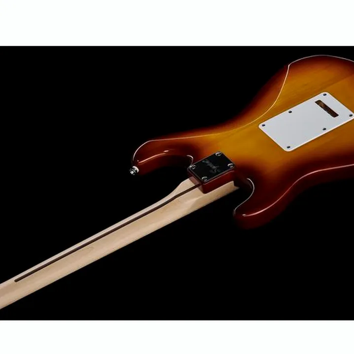 Recensione e Test della chitarra Squier Affinity Strat FM HSS S Set