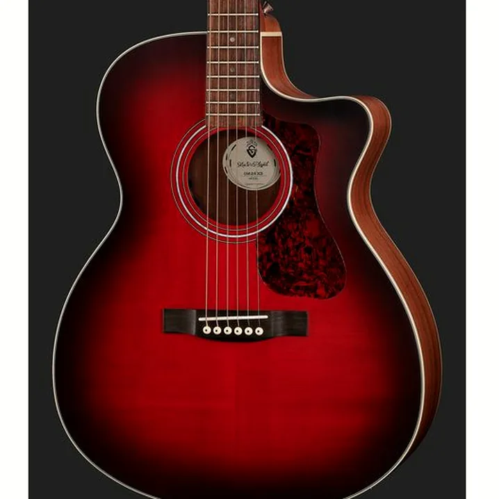Recensione e Test Guild OM-240CE Satin Oxblood Burst