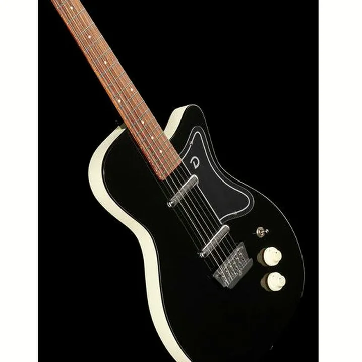 Recensione, Test Chitarra Danelectro 57 Limo Black