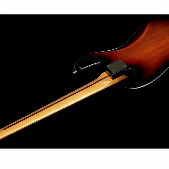 Squier CV 60s Jazz Bass LRL 3TS: Test e Recensioni