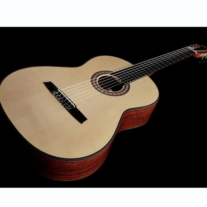 Test e Recensione Chitarra classica Hanika HE-Lattice
