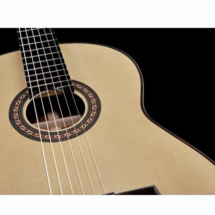 Test e Recensione Chitarra classica Hanika HE-Lattice