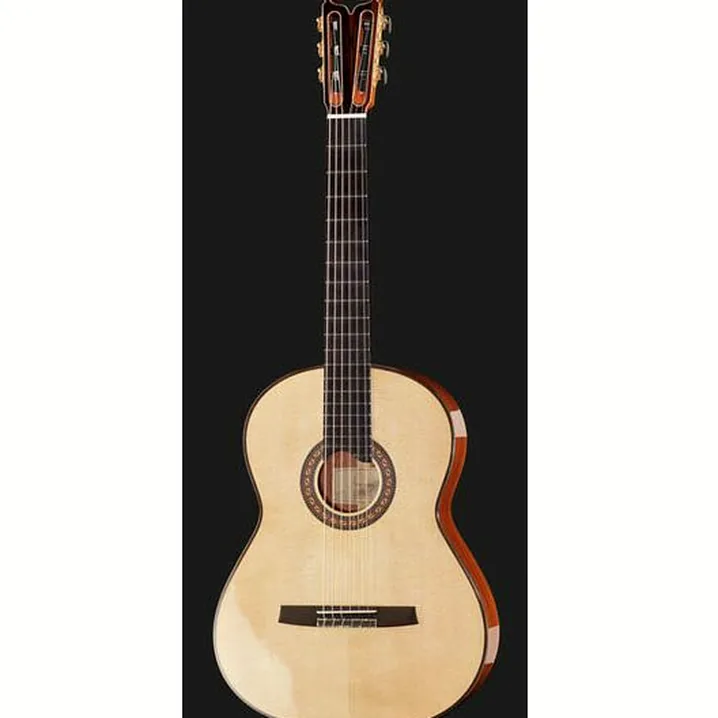 Test e Recensione Chitarra classica Hanika HE-Lattice