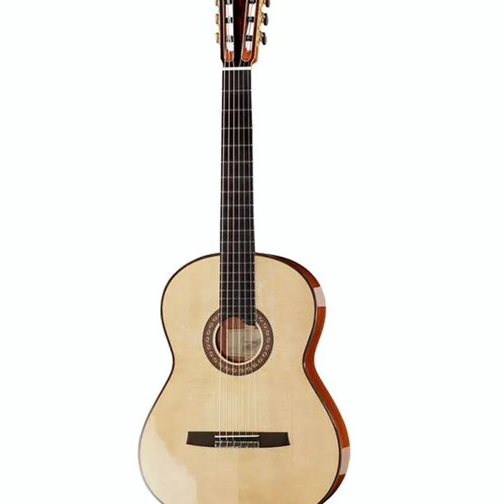 Test e Recensione Chitarra classica Hanika HE-Lattice