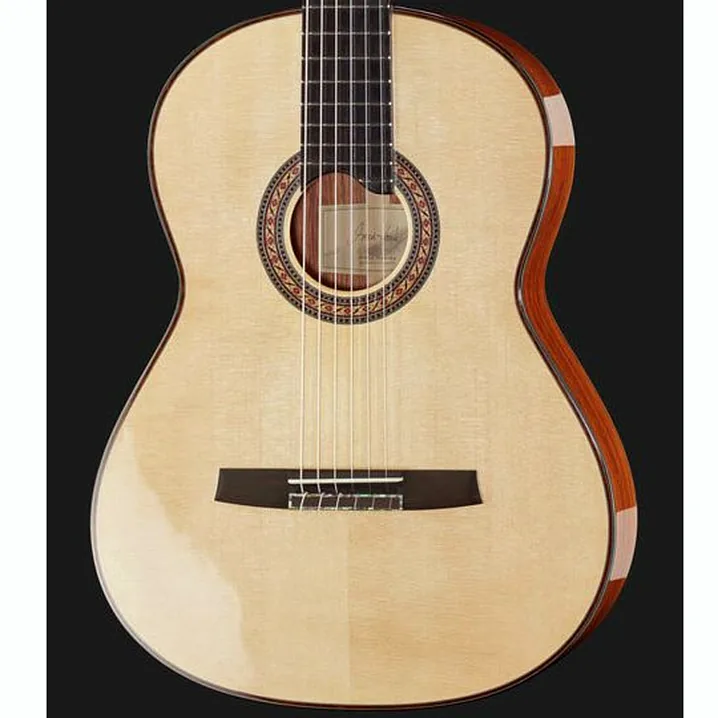 Test e Recensione Chitarra classica Hanika HE-Lattice