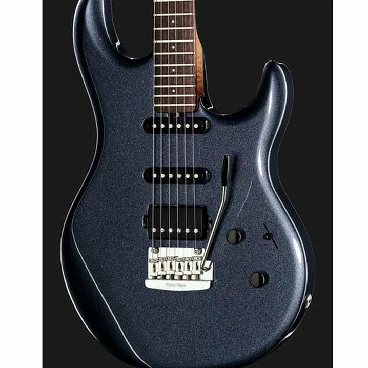Test e Recensione Chitarra Elettrica Music Man Luke III HSS Bodhi Blue RW