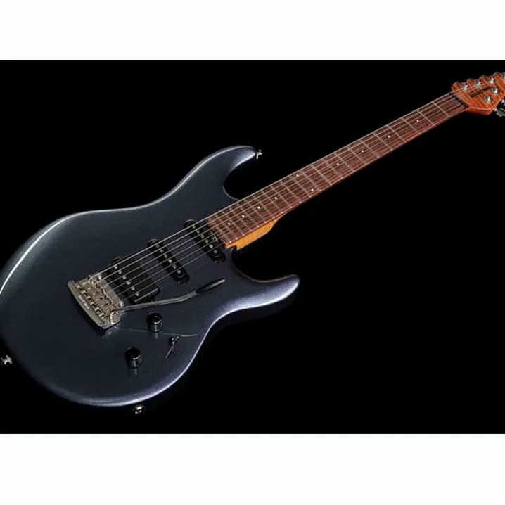 Test e Recensione Chitarra Elettrica Music Man Luke III HSS Bodhi Blue RW