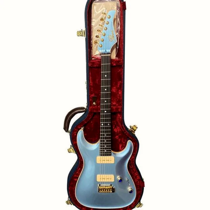 Test e Recensione Chitarra Elettrica Pensa MK90 Blue Ice Metallic