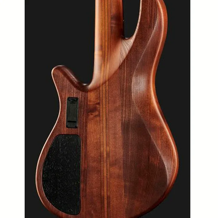 Test e Recensione del basso elettrico Franz Bassguitars Merak 5 Headless White