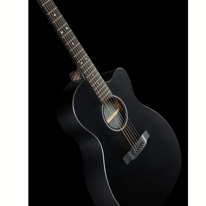 Test e Recensione della chitarra acustica Martin Guitars OMCX1E-01