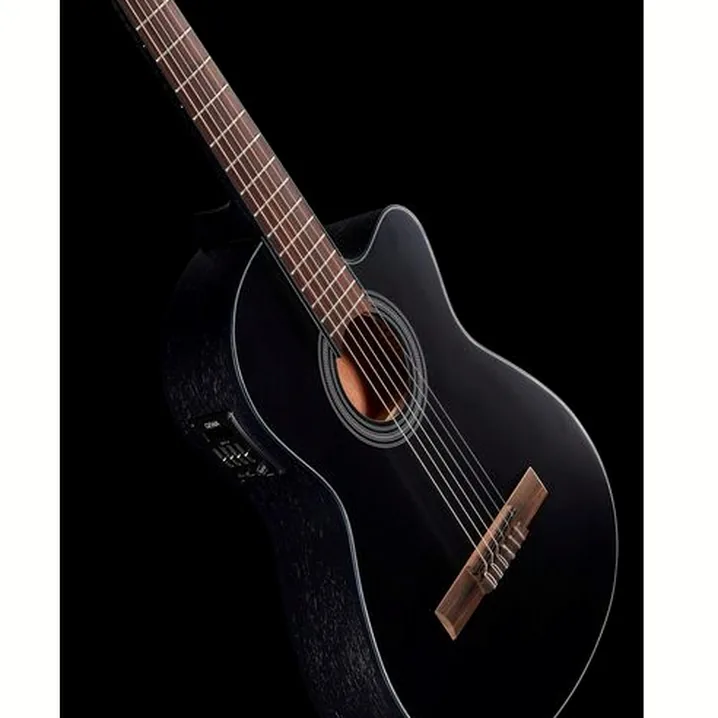 Test e Recensione della chitarra classica Gewa Student Cedar Black 4/4