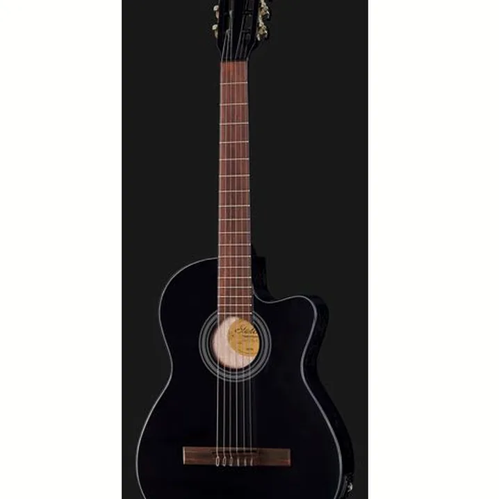 Test e Recensione della chitarra classica Gewa Student Cedar Black 4/4