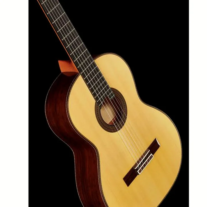 Test, Recensione Chitarra classica Amalio Burguet Artesano Spruce w/ Case